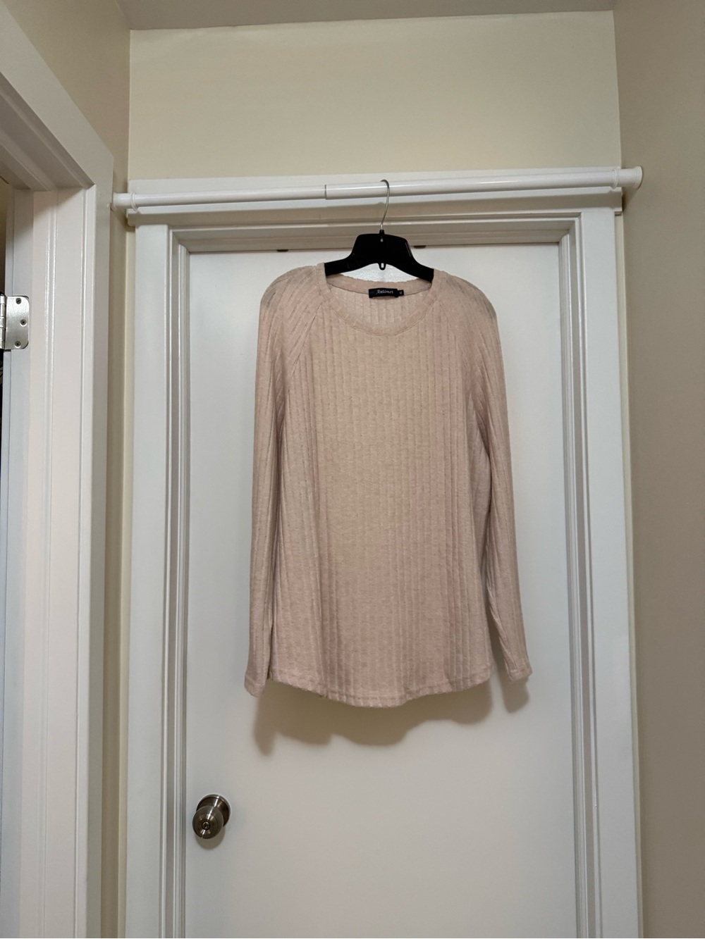 Long-Sleeve Ribbed Crewneck Top - Light Blush